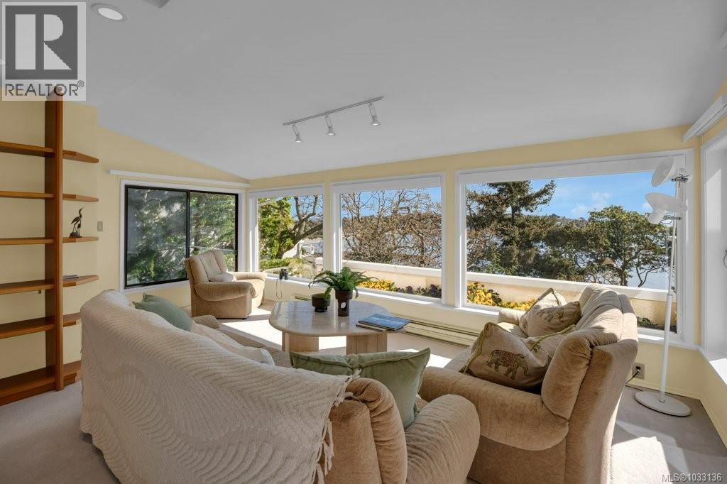 309 King George Terr, Oak Bay