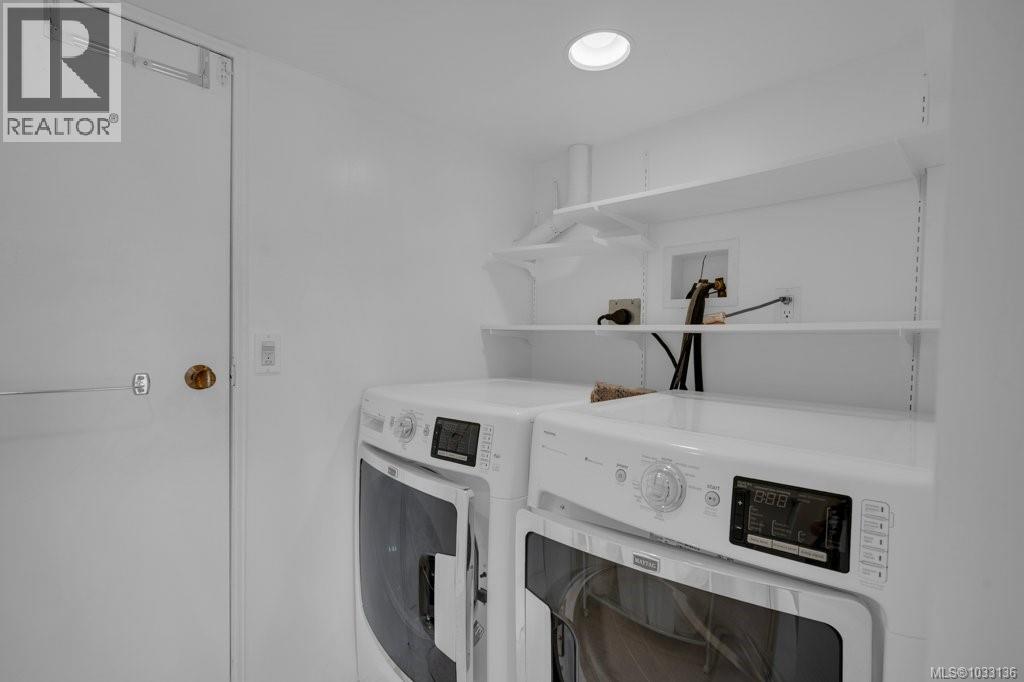 309 King George Terr, Oak Bay