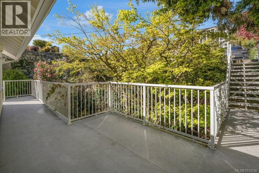 309 King George Terr, Oak Bay