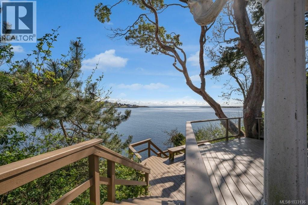 309 King George Terr, Oak Bay