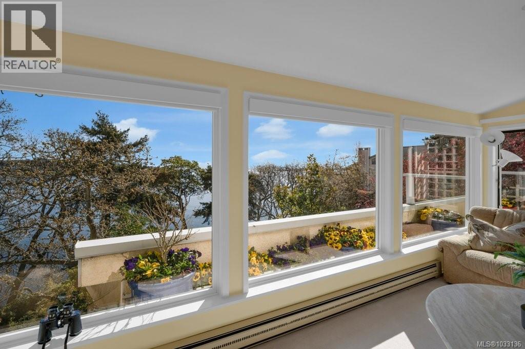 309 King George Terr, Oak Bay