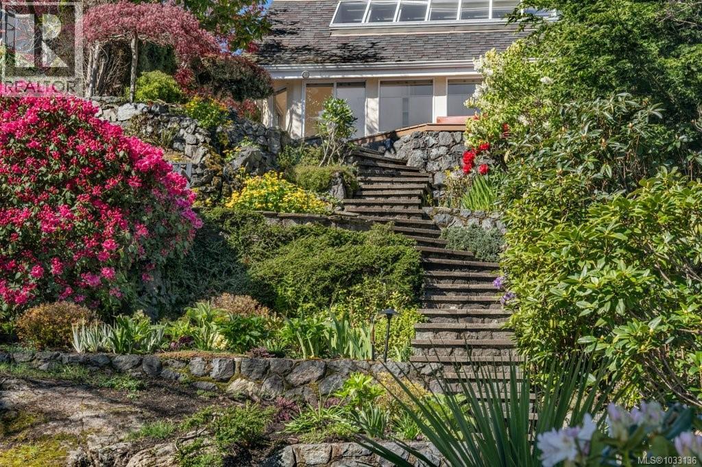 309 King George Terr, Oak Bay