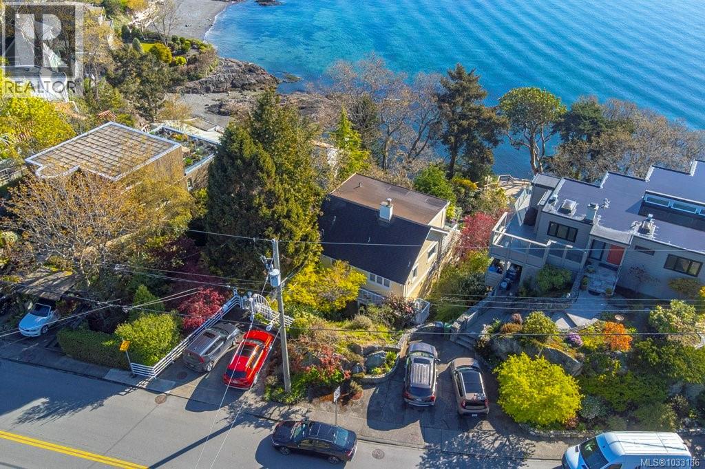 309 King George Terr, Oak Bay