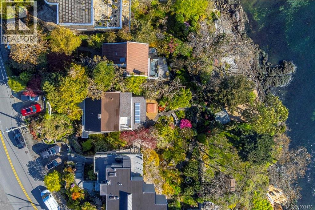 309 King George Terr, Oak Bay