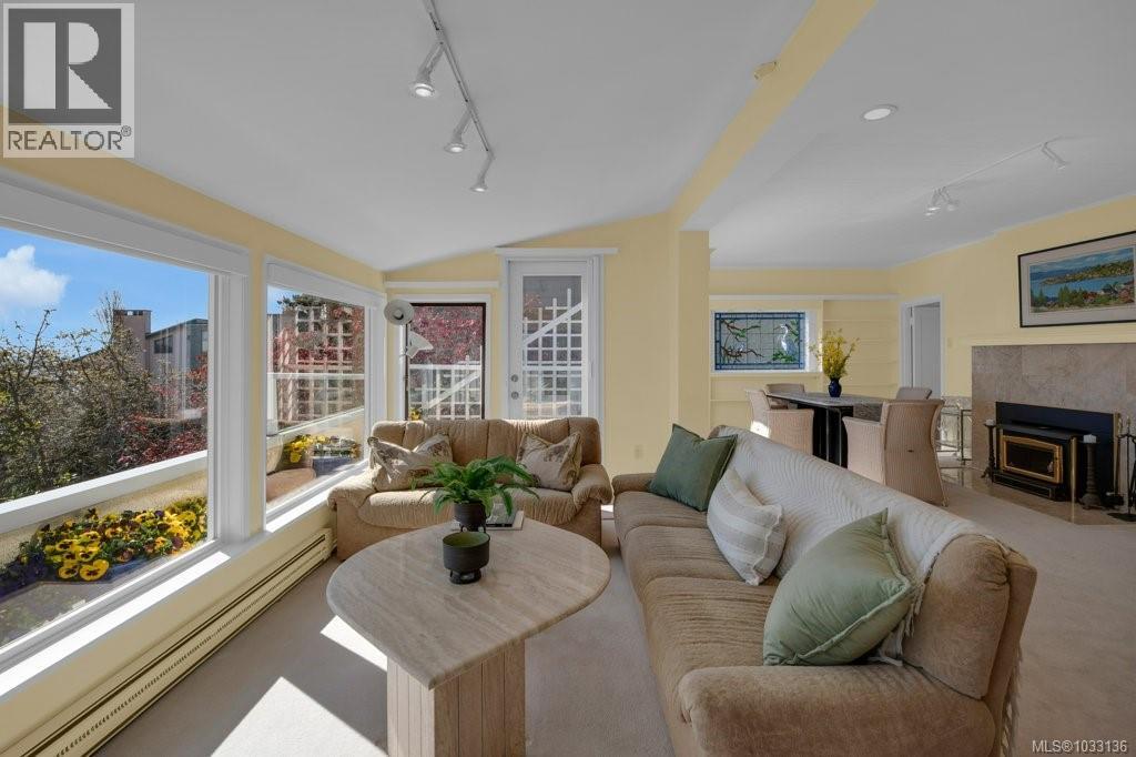 309 King George Terr, Oak Bay