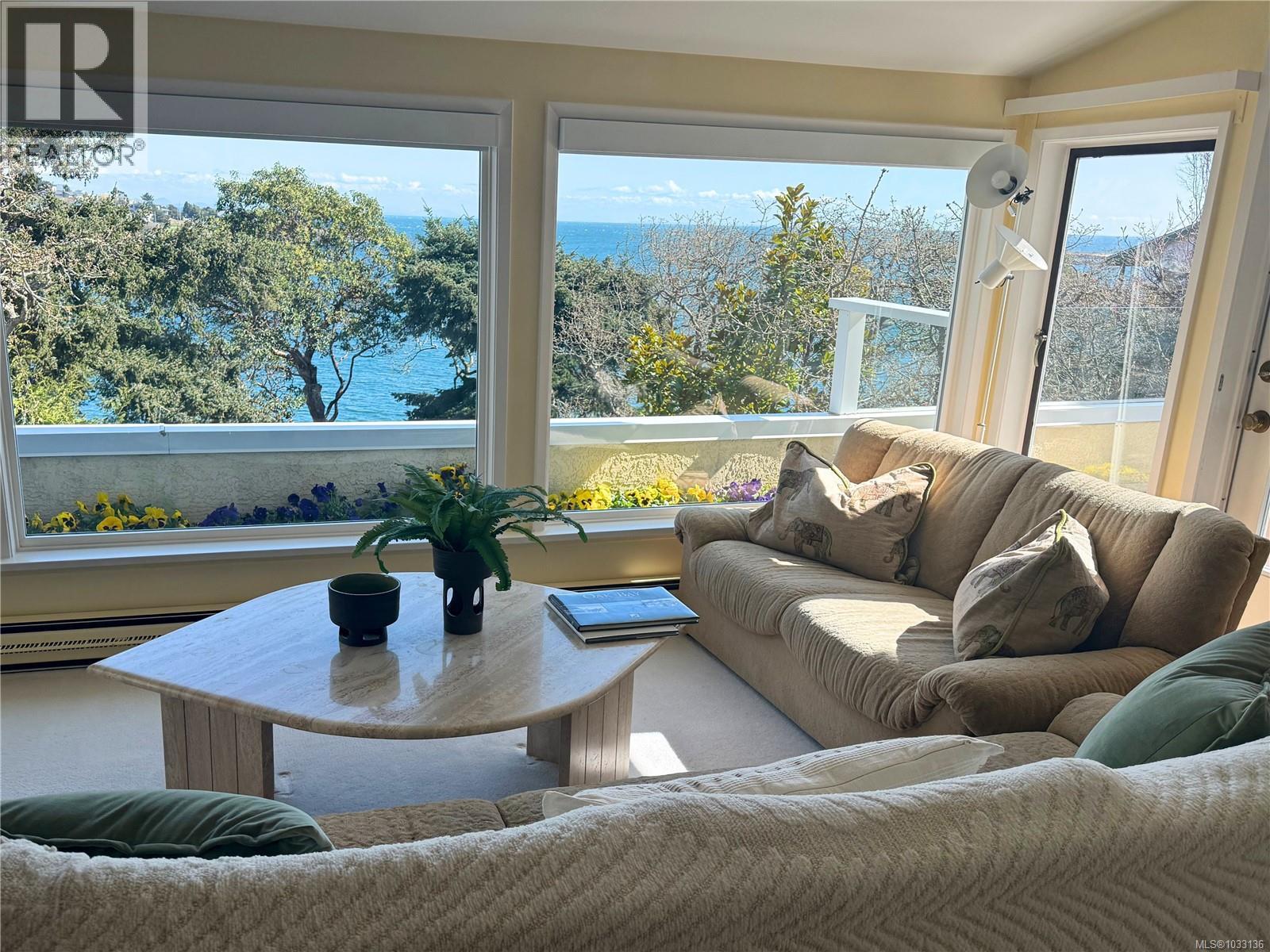 309 King George Terr, Oak Bay