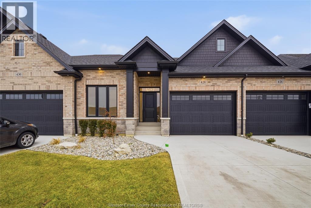 447 CASERTA CRESCENT - 1