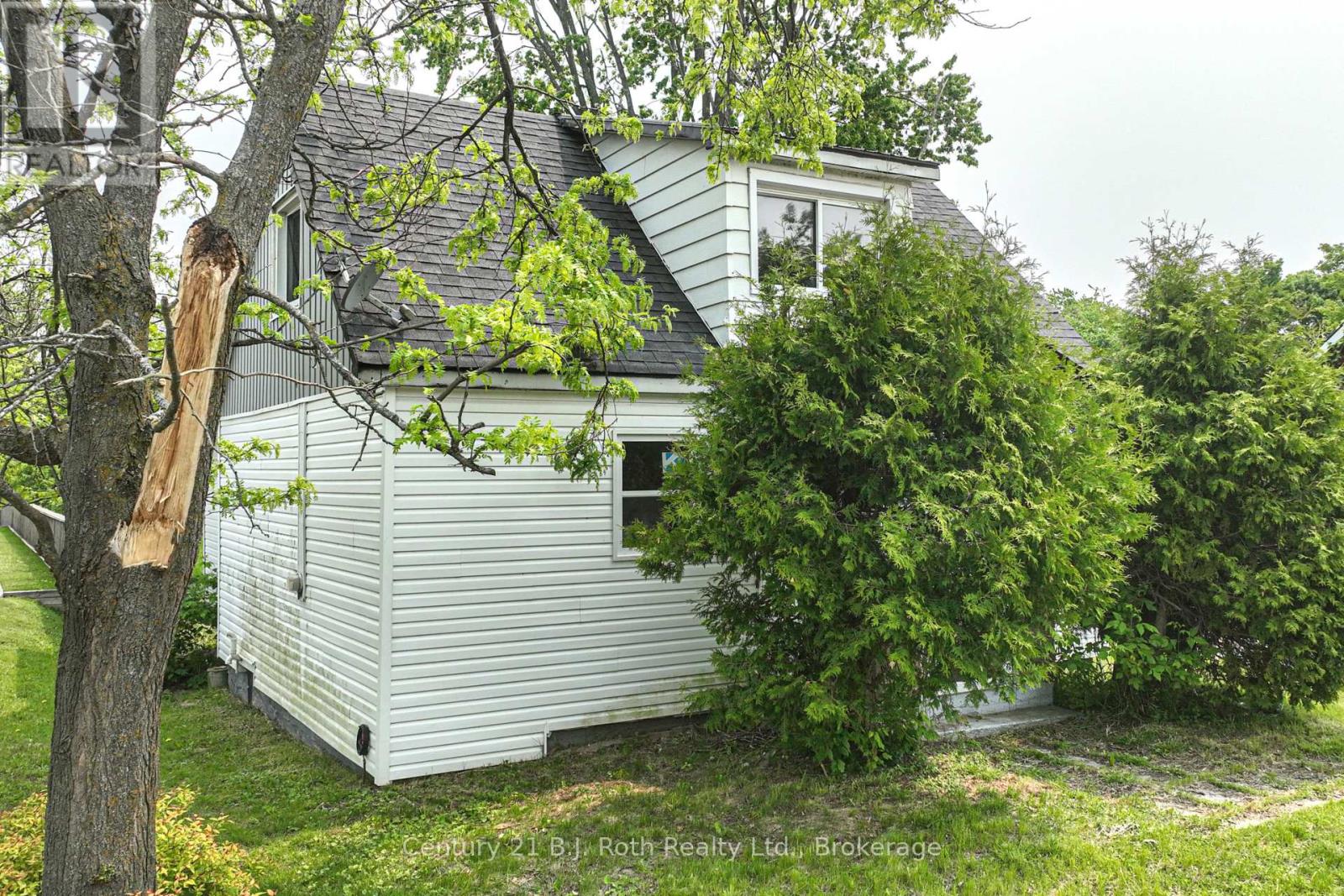 382 WEST STREET N - 4