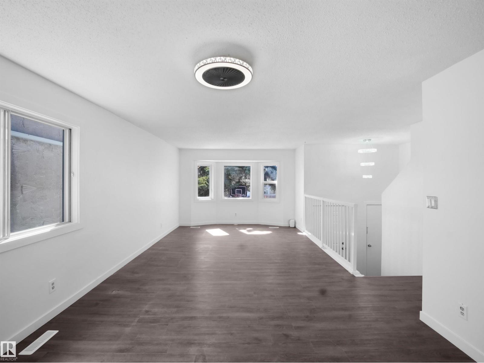 3608 33 AV NW, Edmonton