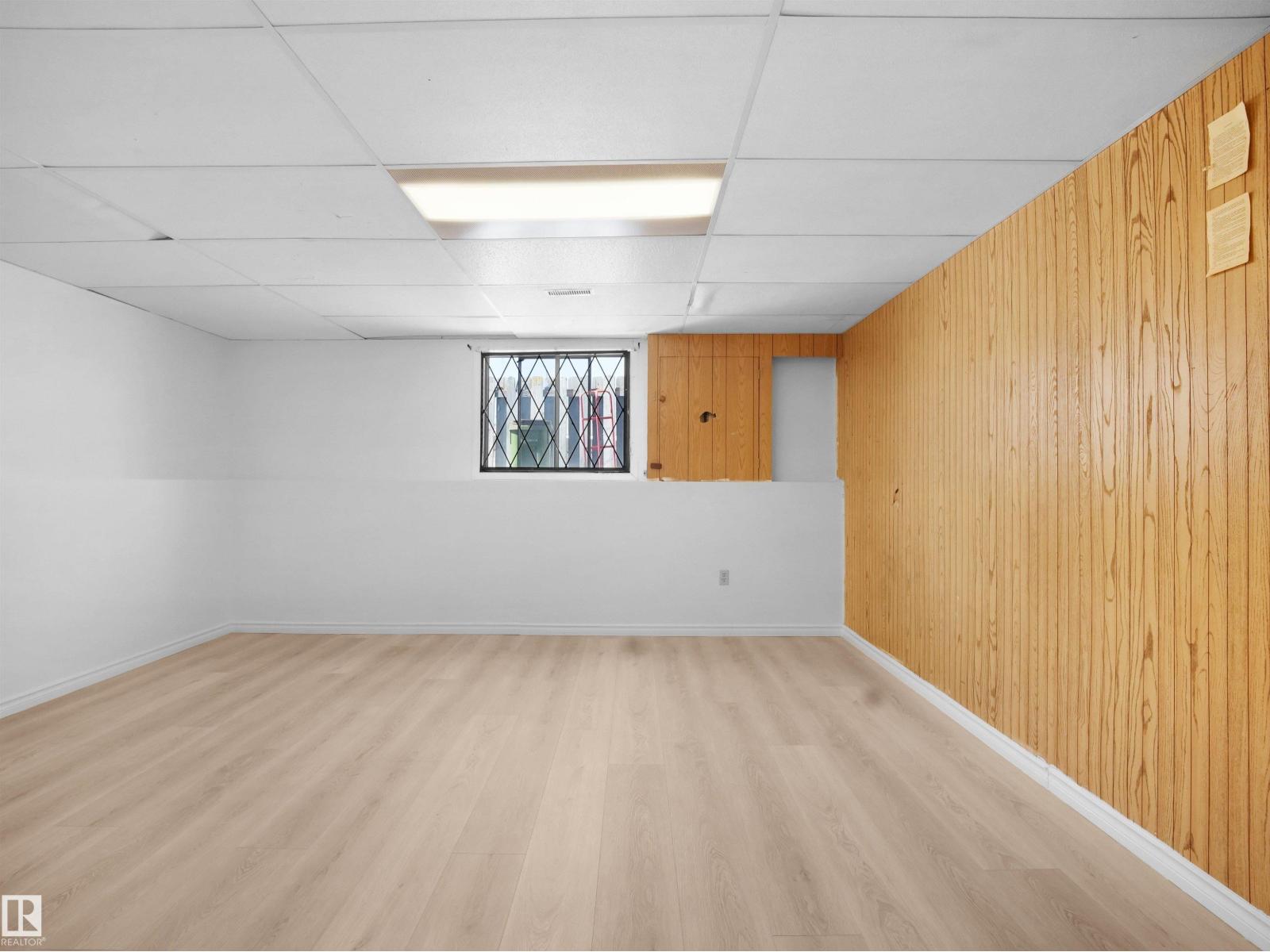 3608 33 AV NW, Edmonton