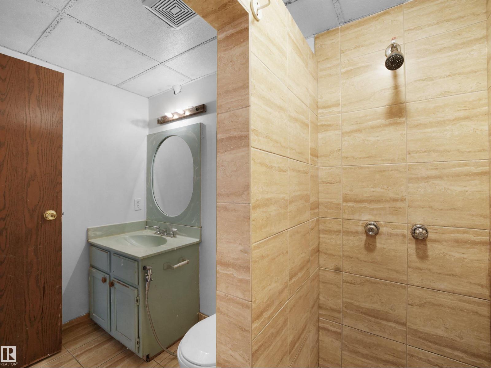 3608 33 AV NW, Edmonton