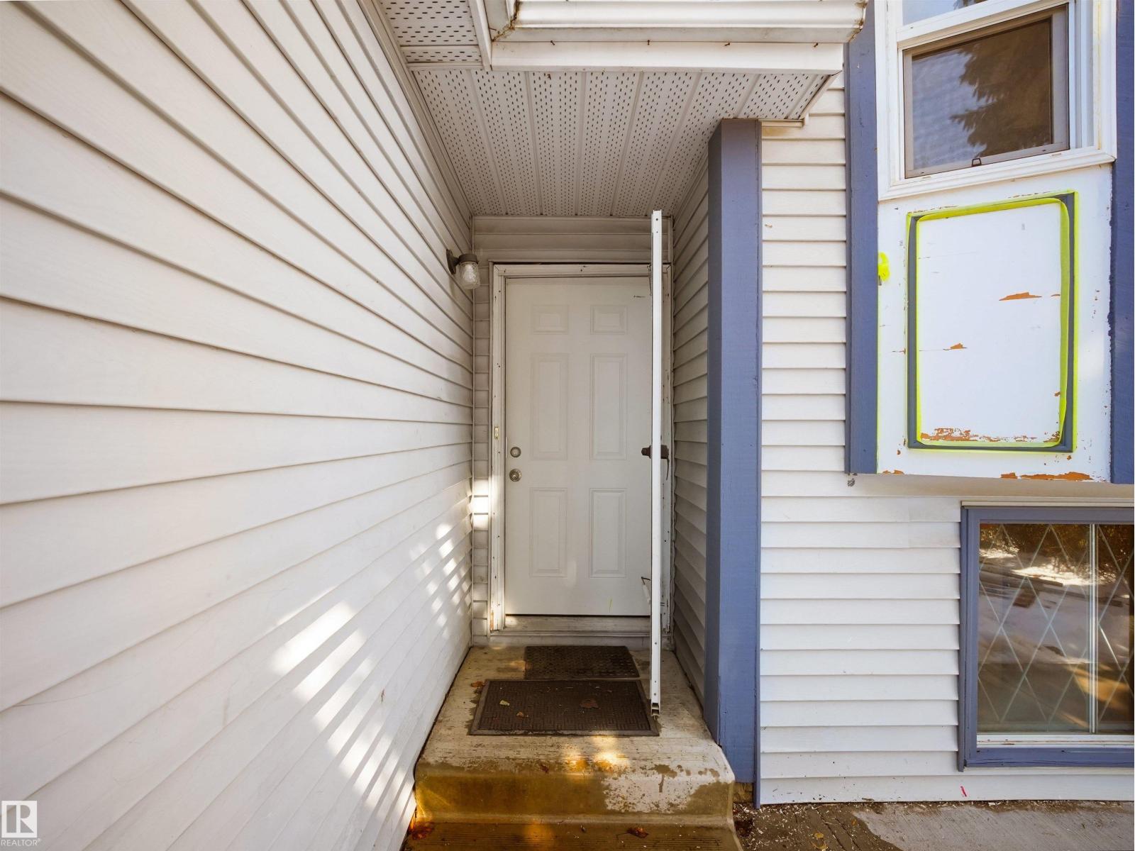 3608 33 AV NW, Edmonton