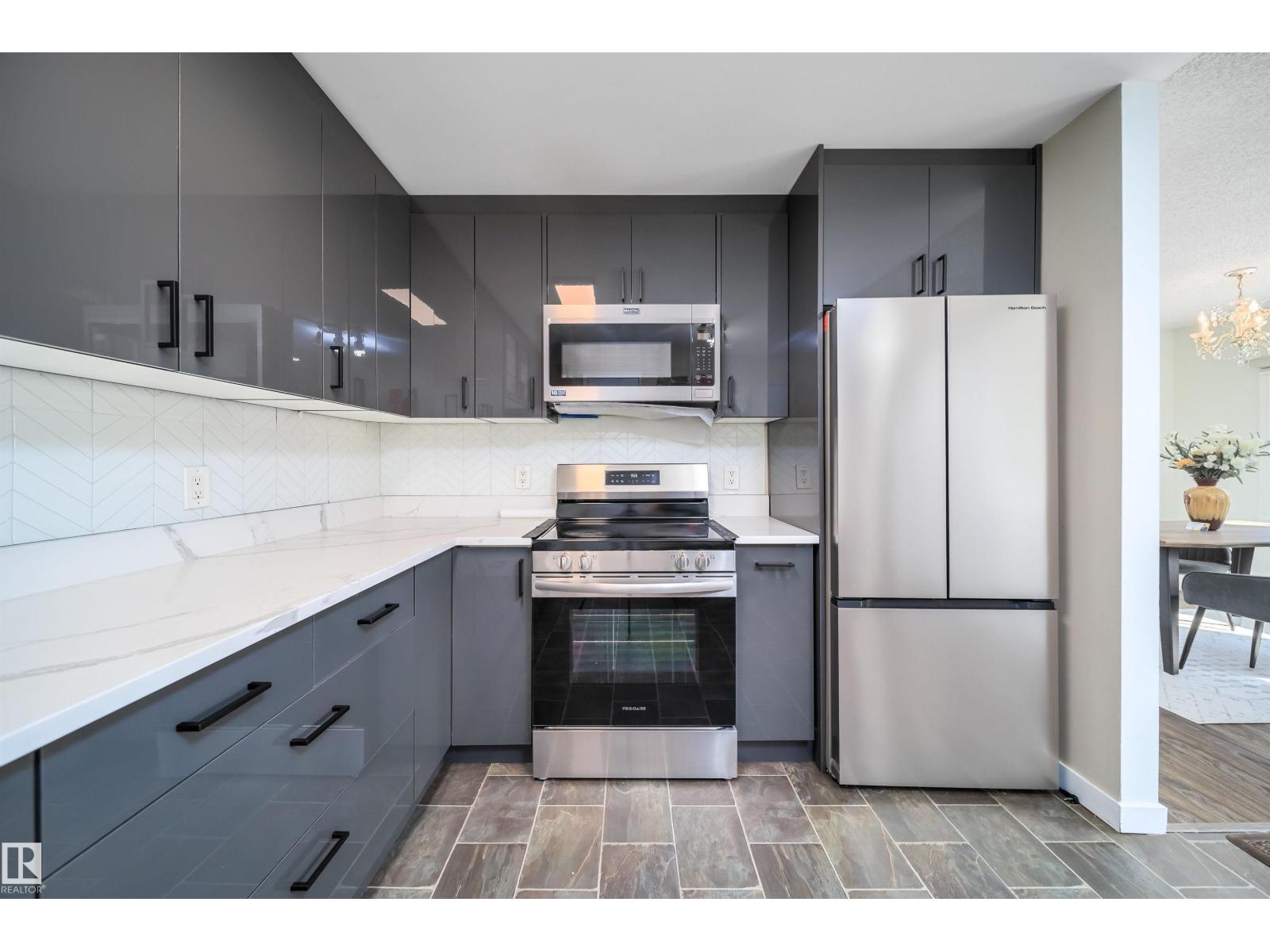 5303 21 AV NW, Edmonton