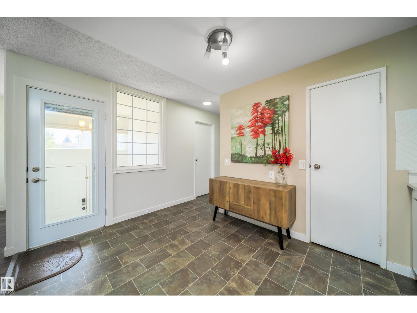 5303 21 AV NW, Edmonton