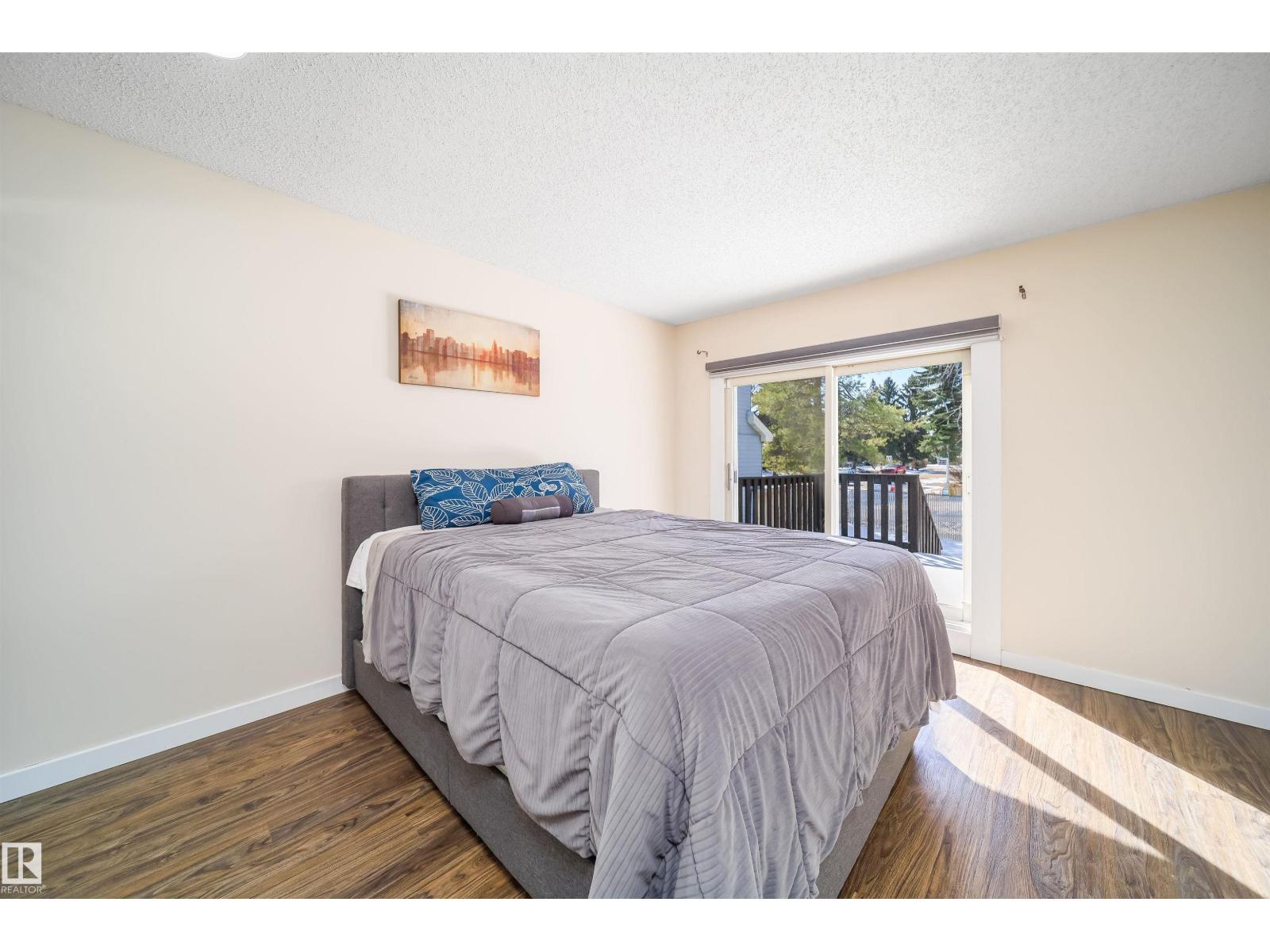 5303 21 AV NW, Edmonton