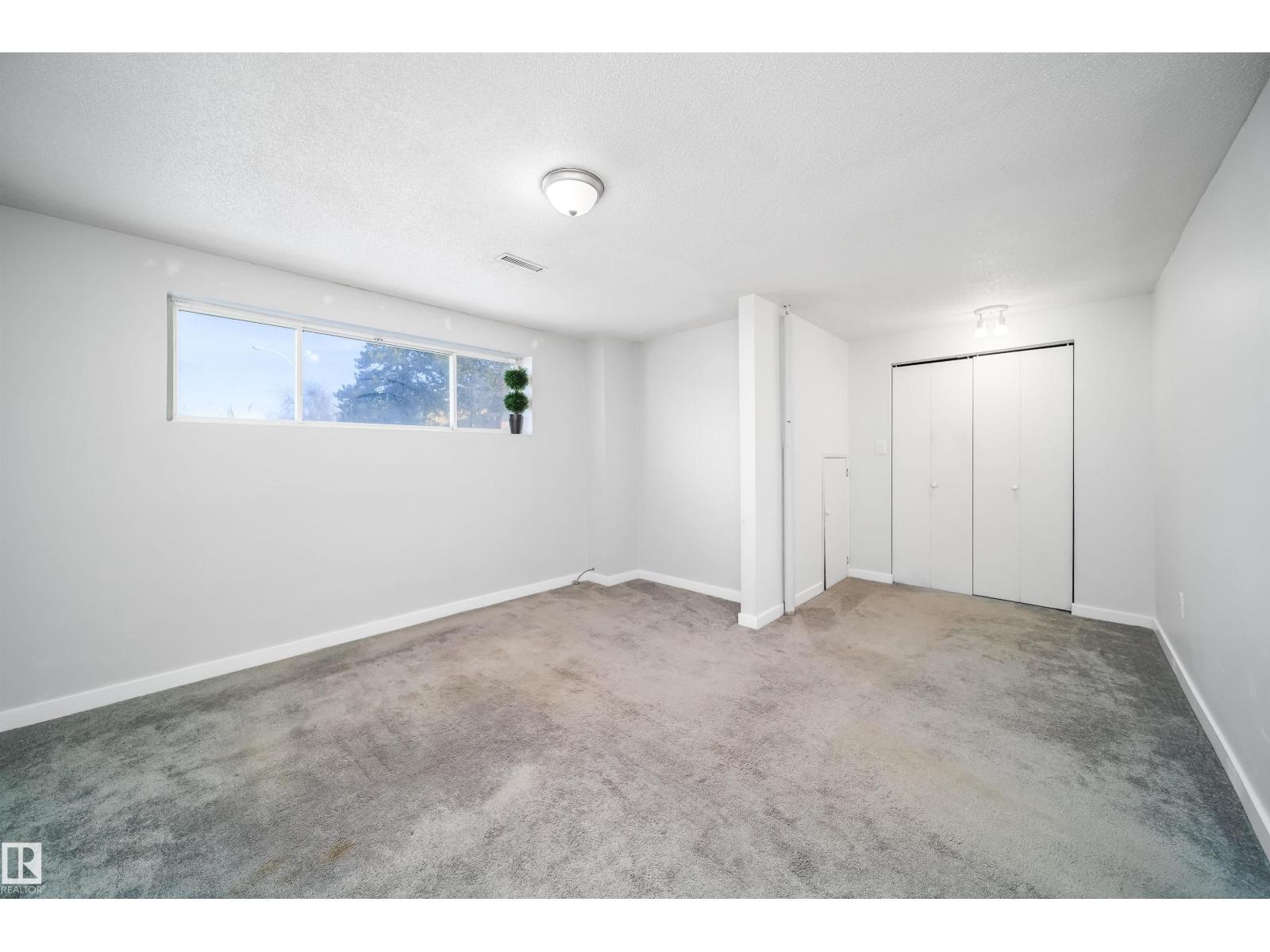 5303 21 AV NW, Edmonton