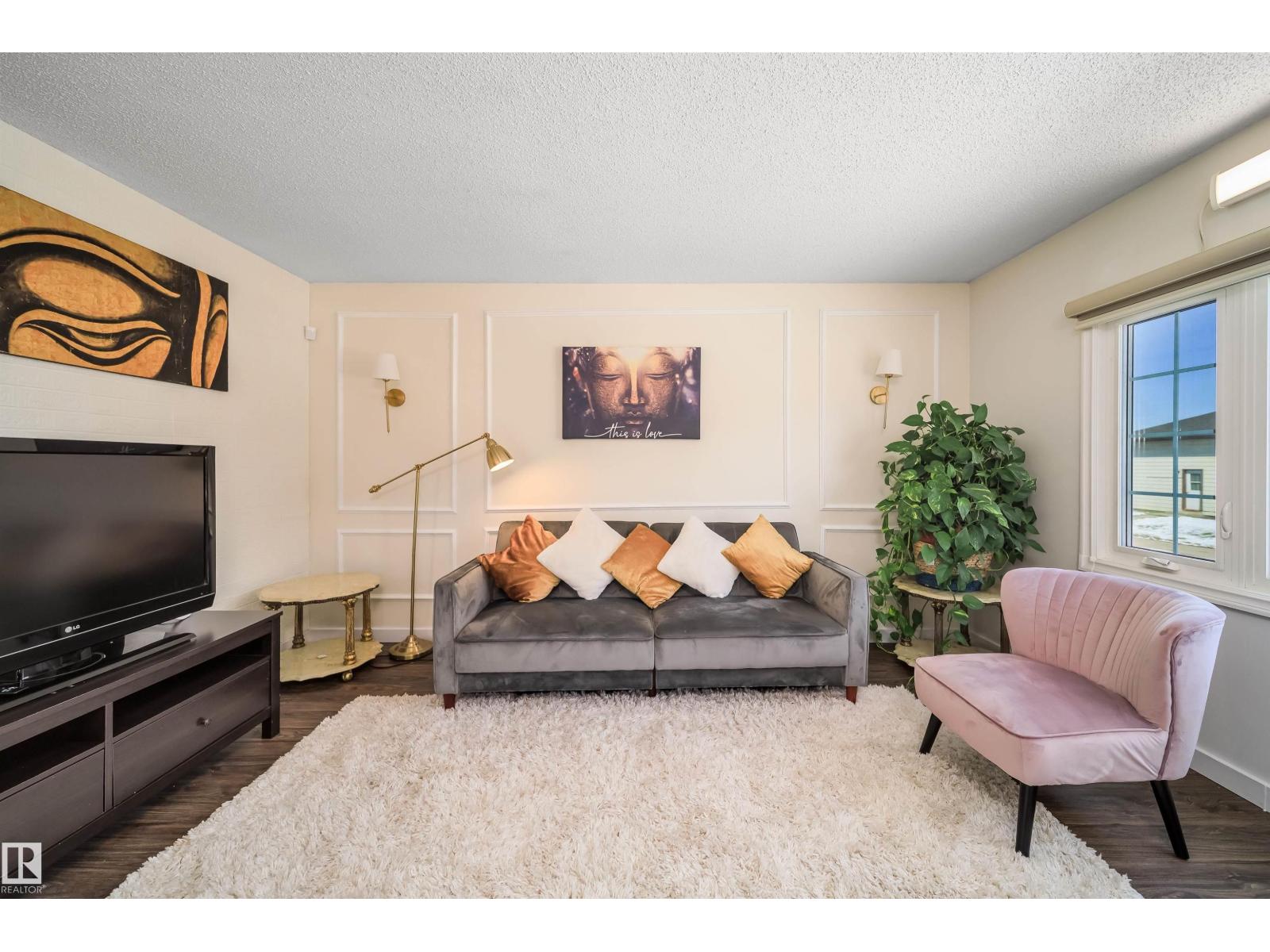 5303 21 AV NW, Edmonton