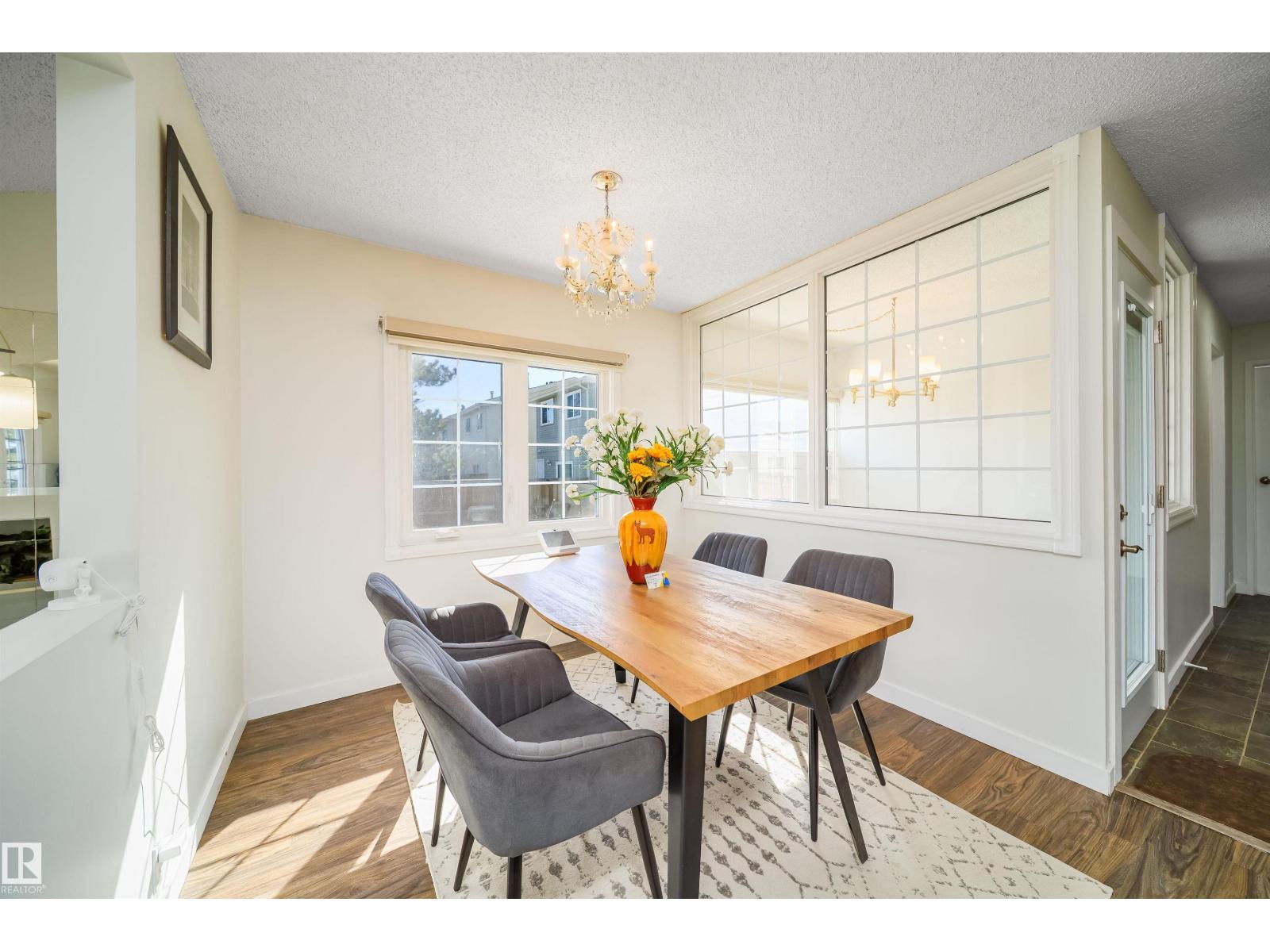 5303 21 AV NW, Edmonton