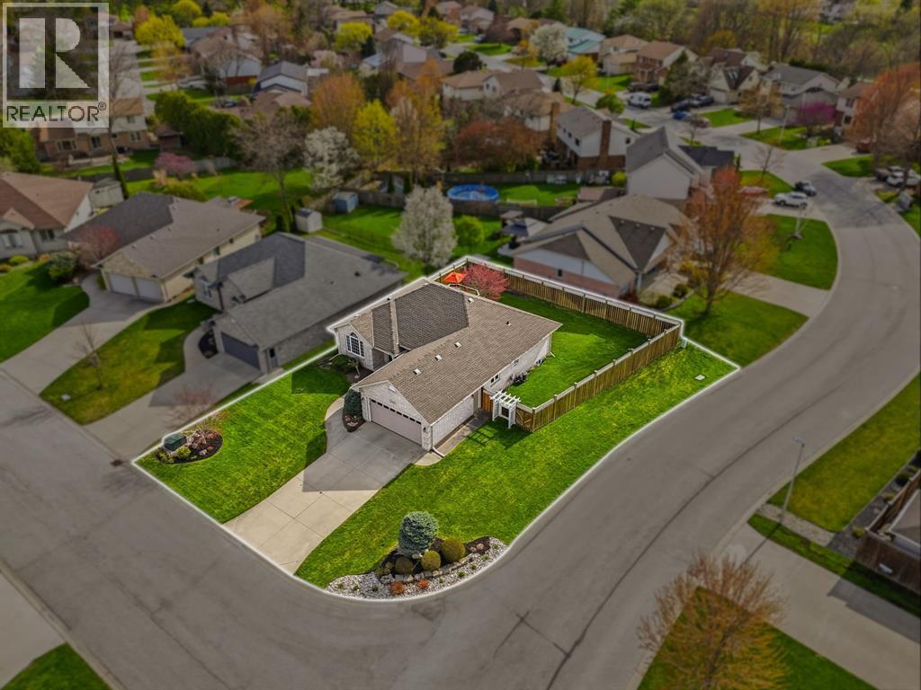 241 Canadore COURT, Sarnia, Ontario, N7S6A2 — Photo 28