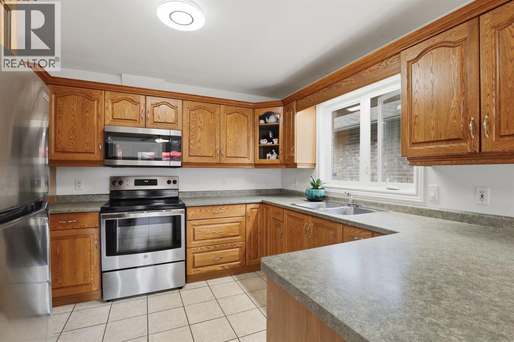 241 Canadore COURT, Sarnia, Ontario, N7S6A2 — Photo 7