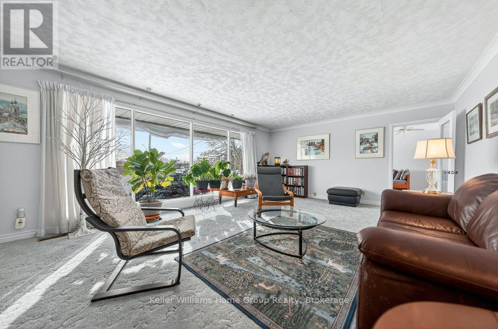 379 ST PATRICK STREET W - 14