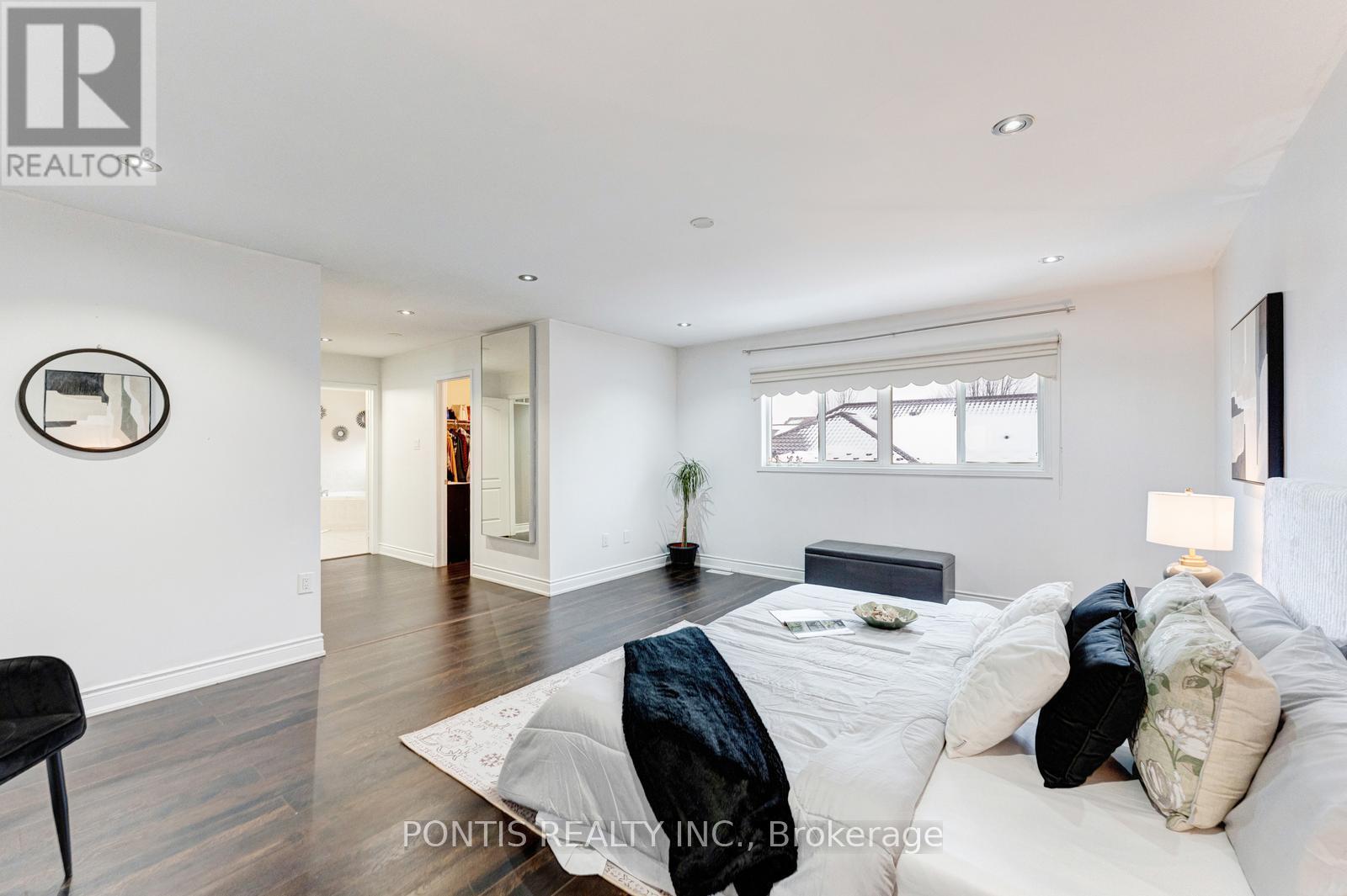 48 SAWSTON CIRCLE - 16