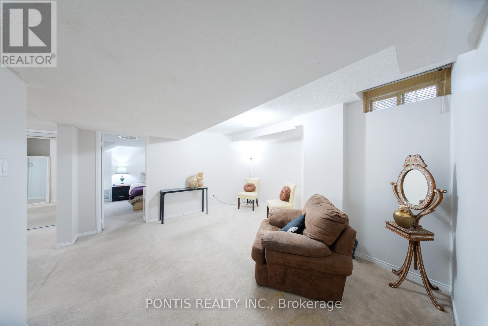 48 SAWSTON CIRCLE - 25