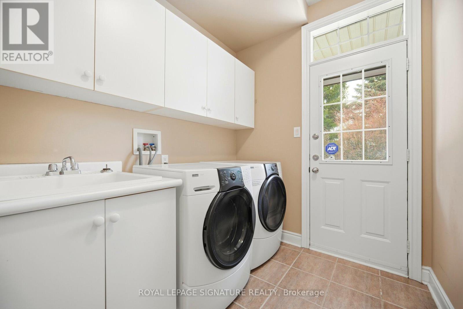 1592 HALLSTONE ROAD - 20
