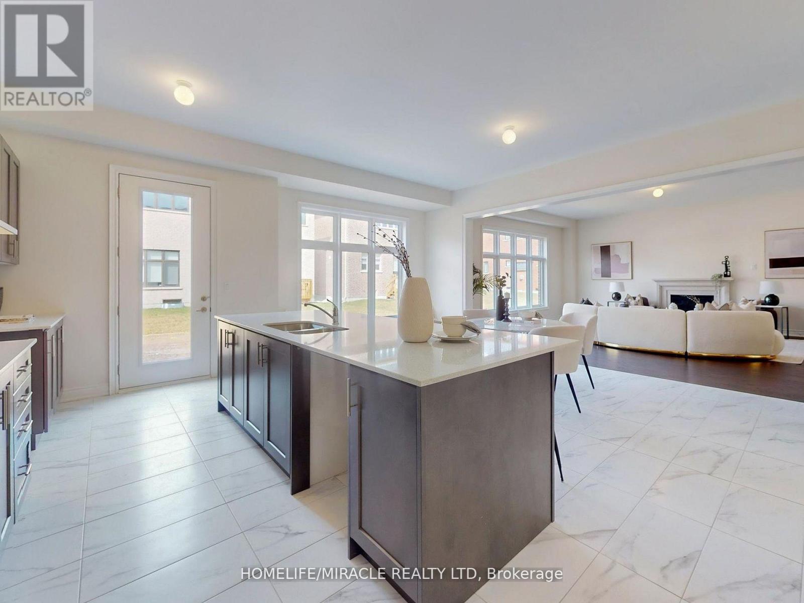 25 JOINER CIRCLE - 16
