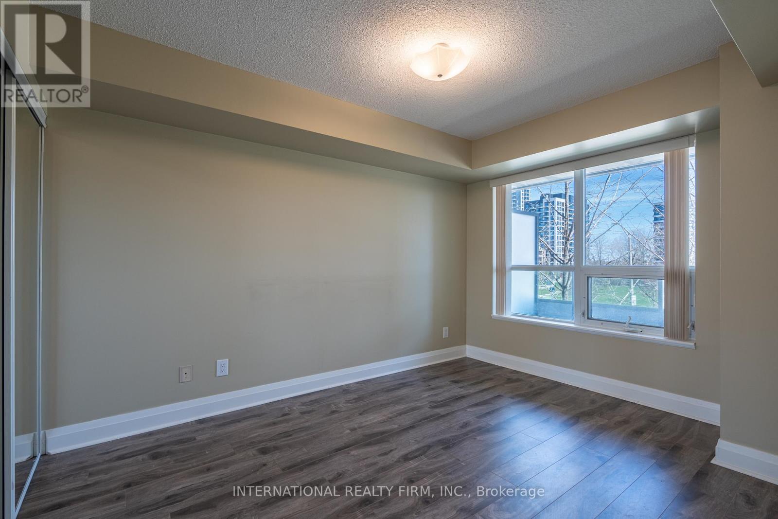 #204 20 NORTH PARK ROAD - 21