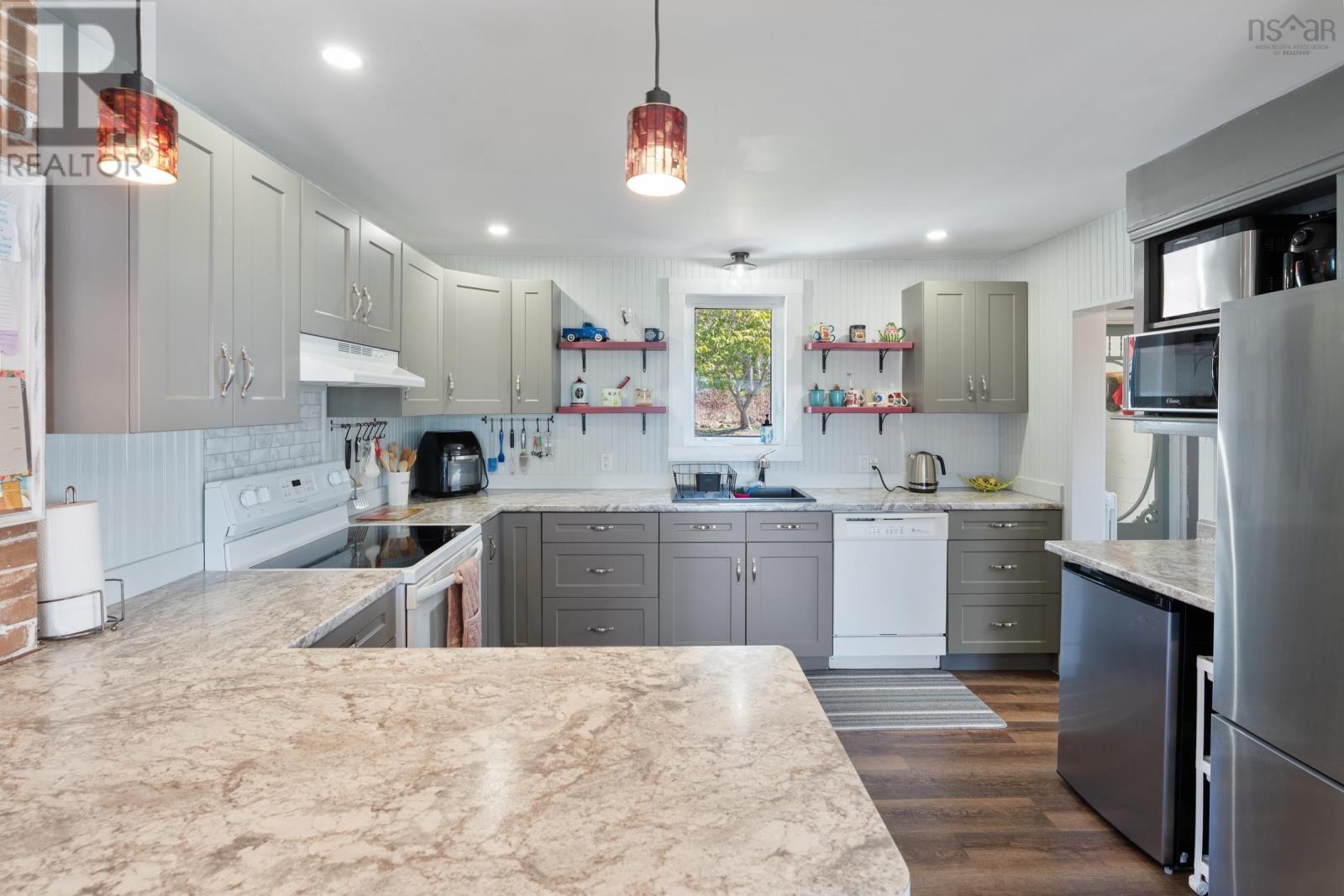 Property 22 of 49 of 84 Old Post Road