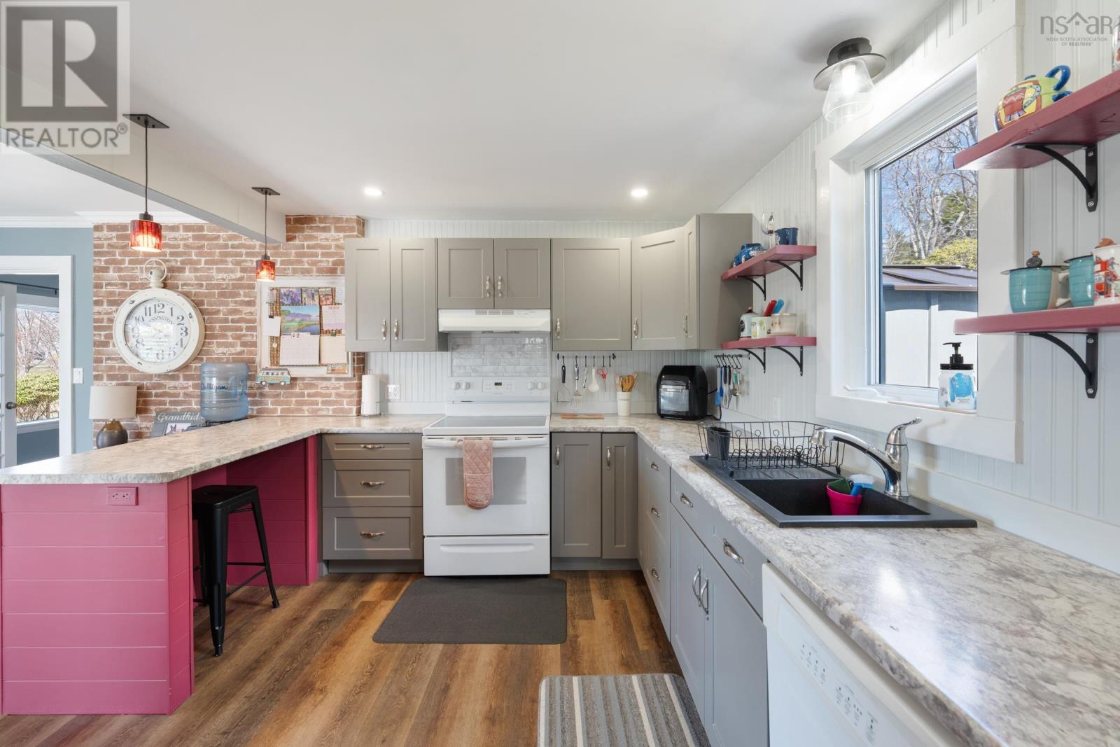 Property 19 of 49 of 84 Old Post Road