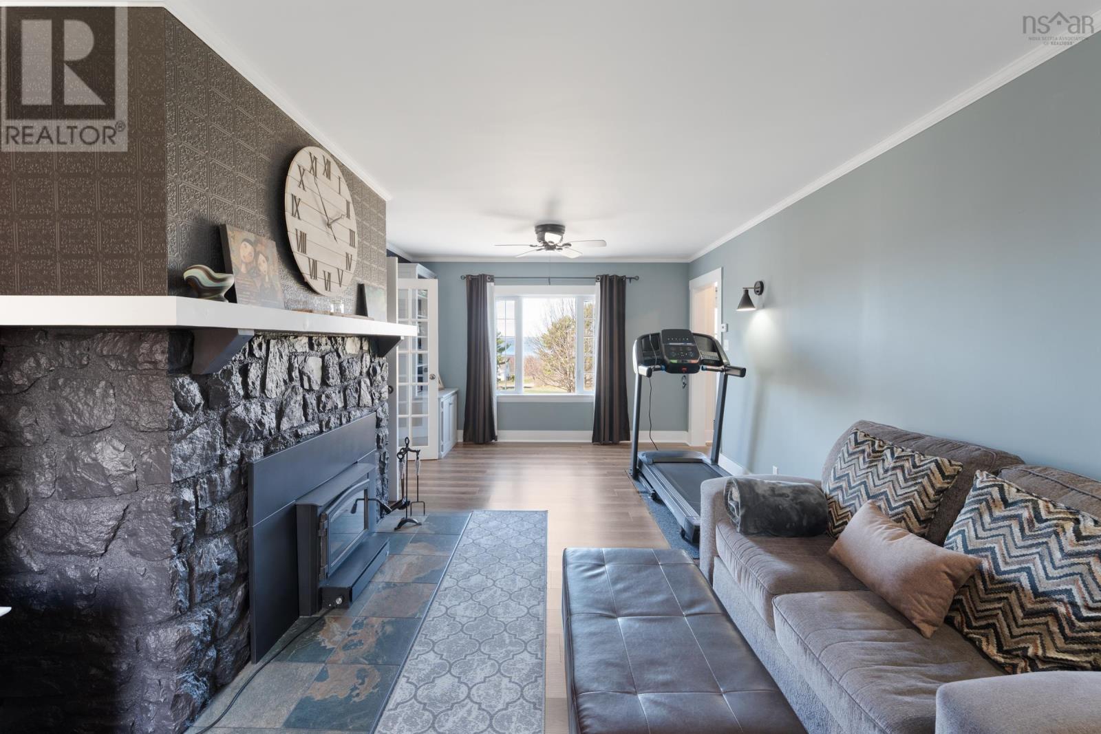 Property 29 of 49 of 84 Old Post Road