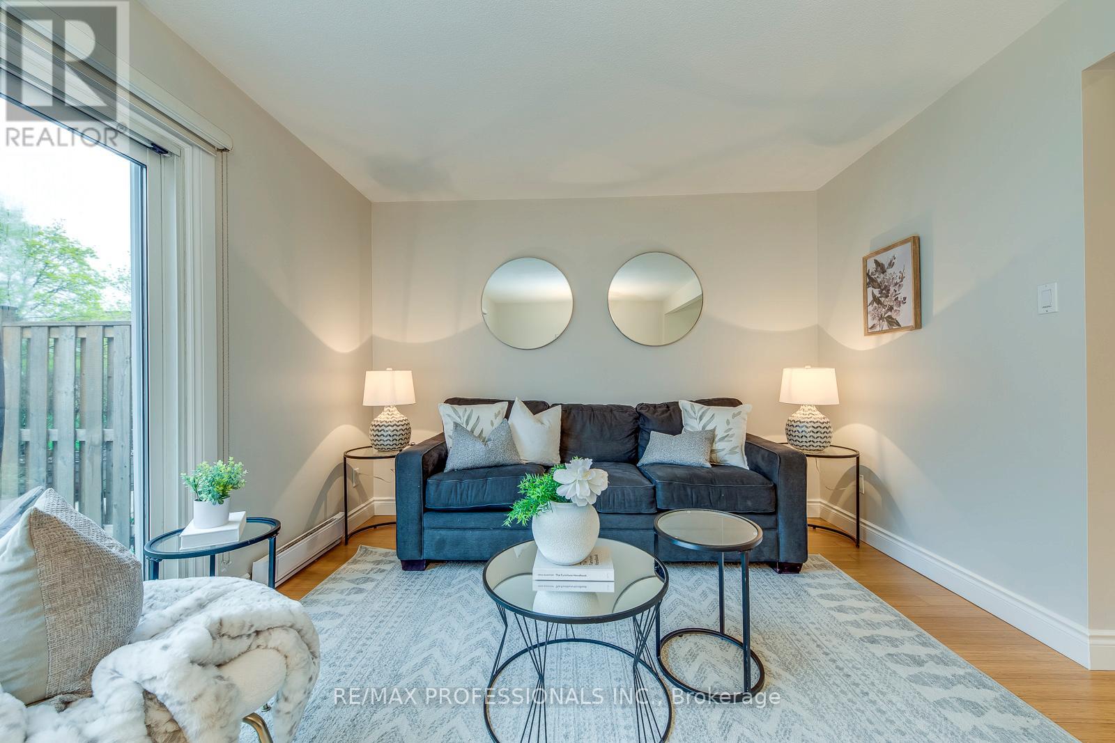 #18 17 CENTENNIAL PARK ROAD - 11