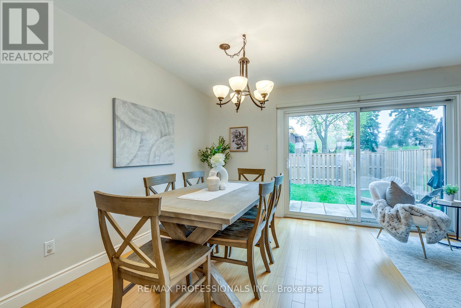 #18 17 CENTENNIAL PARK ROAD - 18