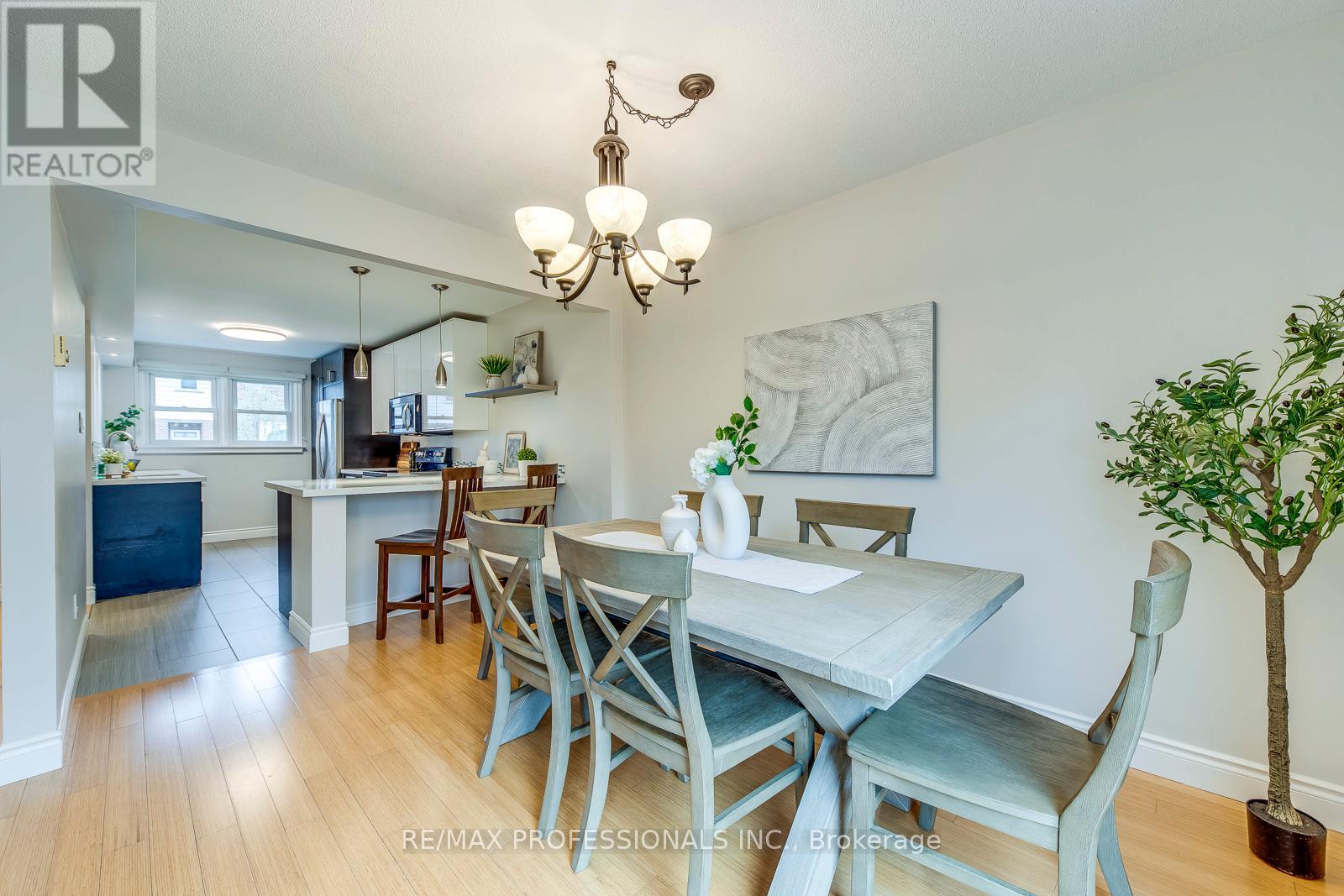 #18 17 CENTENNIAL PARK ROAD - 19