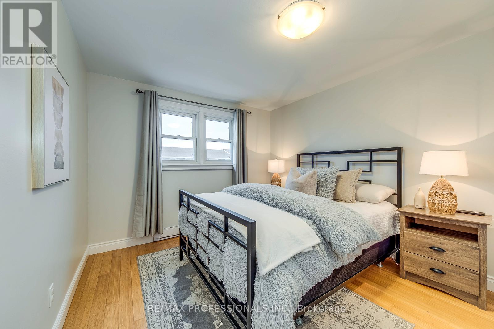 #18 17 CENTENNIAL PARK ROAD - 25