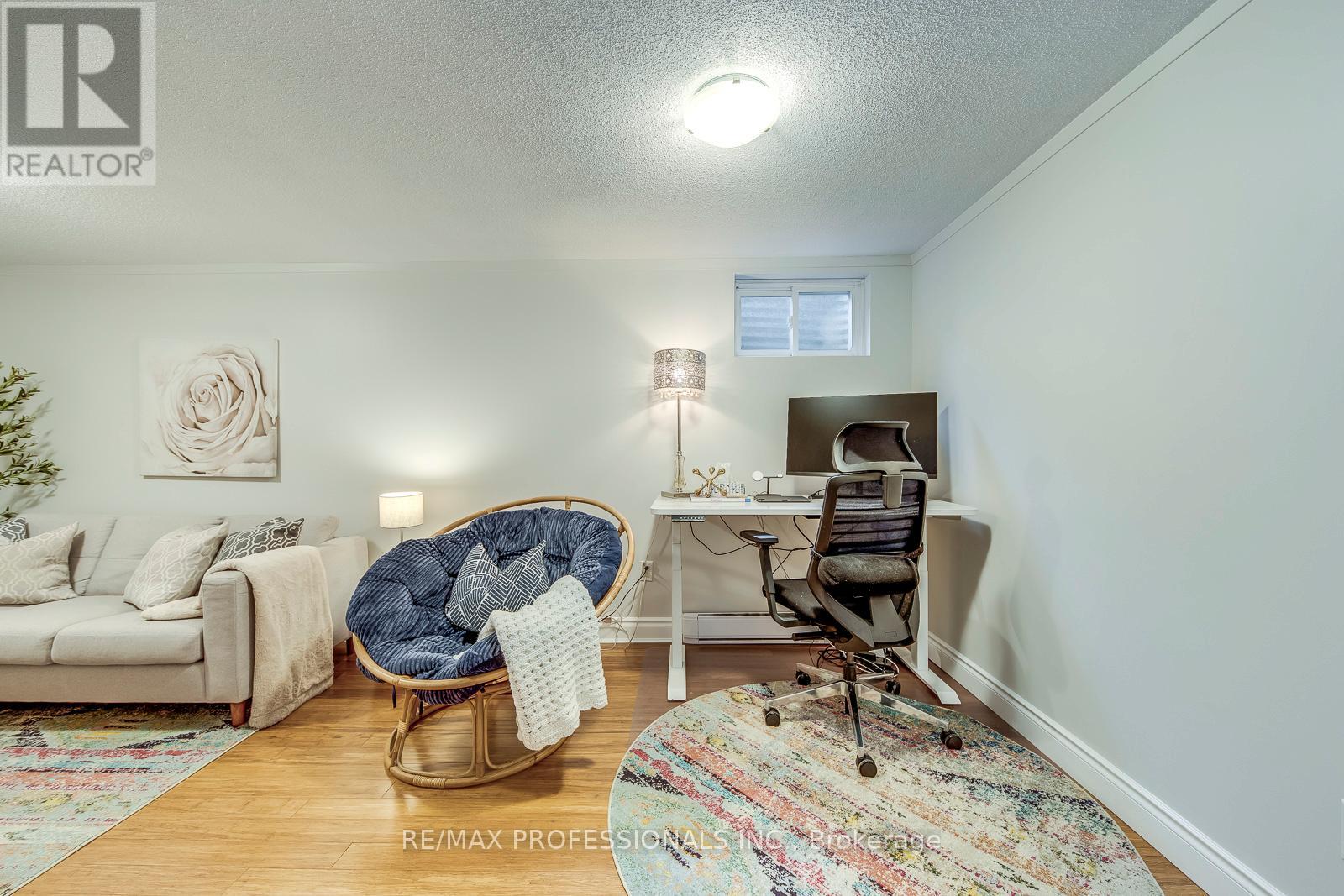 #18 17 CENTENNIAL PARK ROAD - 38