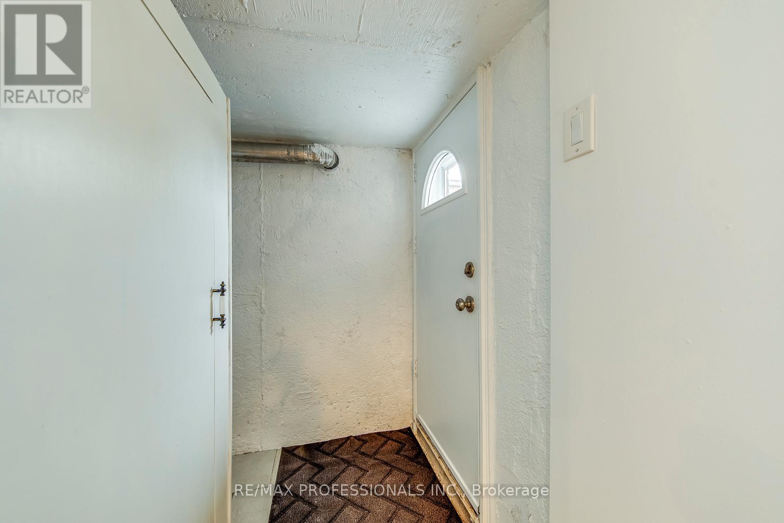 #18 17 CENTENNIAL PARK ROAD - 42