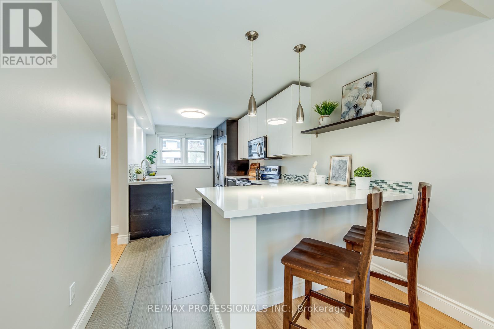 #18 17 CENTENNIAL PARK ROAD - 5
