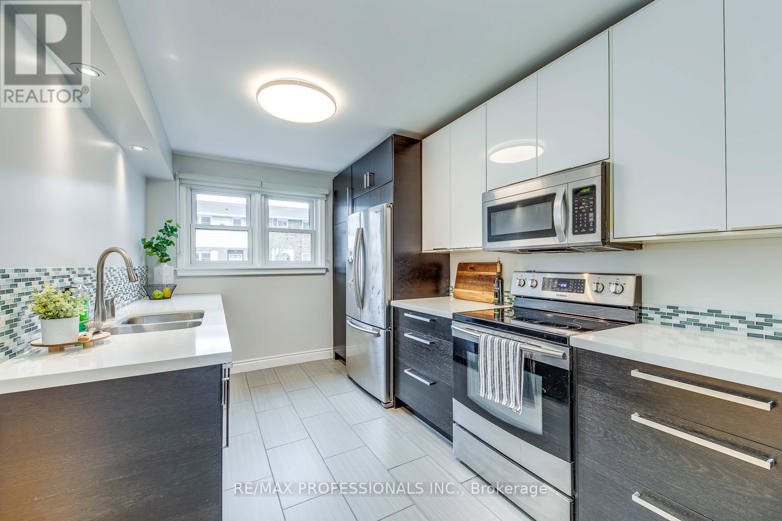 #18 17 CENTENNIAL PARK ROAD - 6