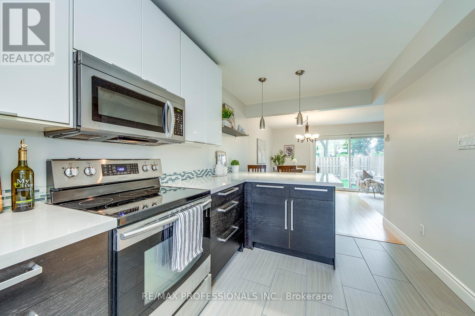 #18 17 CENTENNIAL PARK ROAD - 9