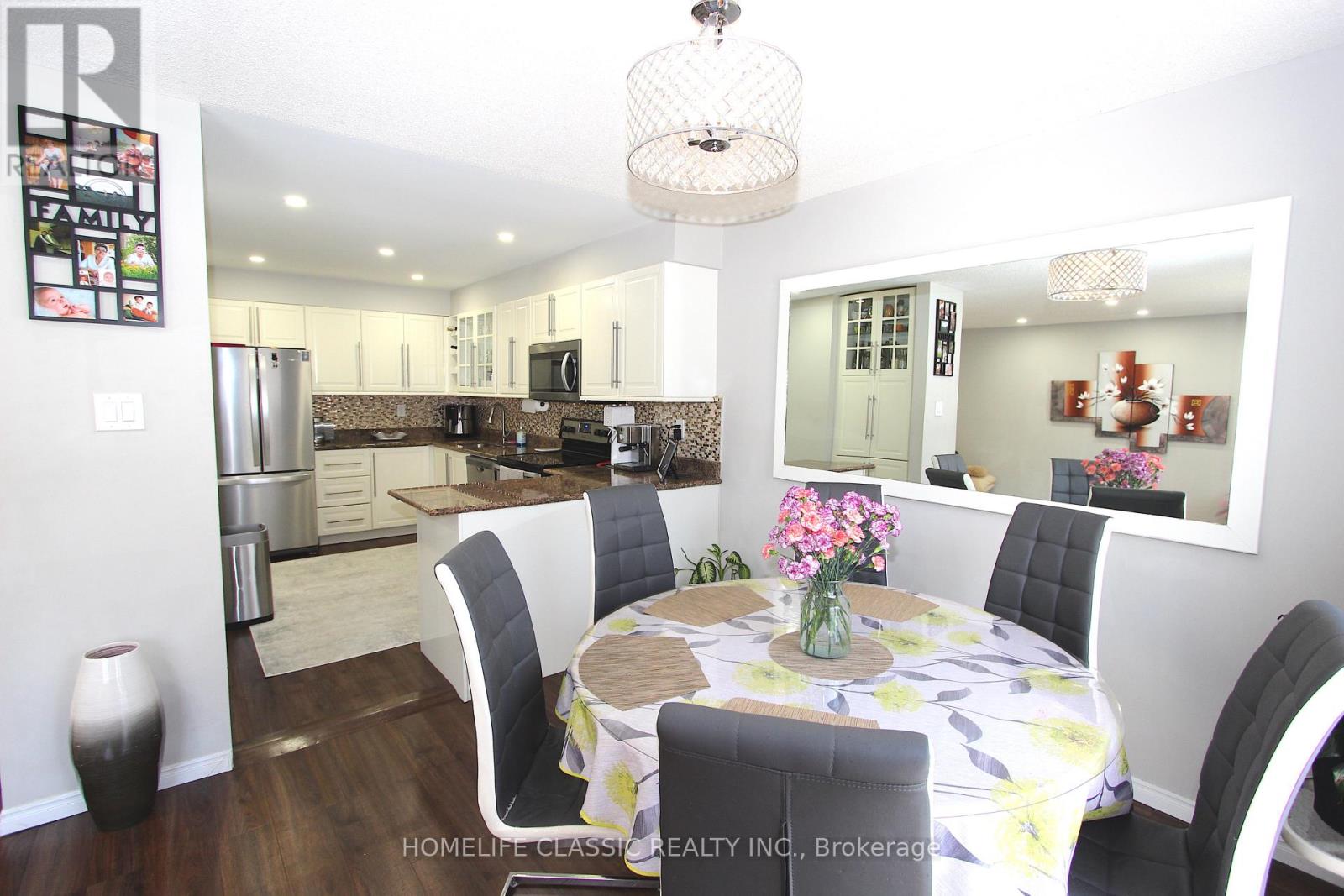 #51 4635 REGENTS TERRACE - 25