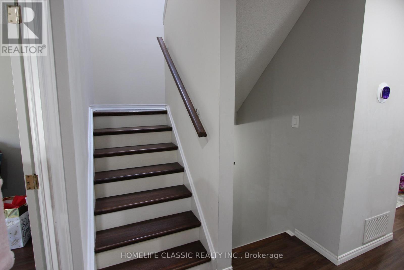 #51 4635 REGENTS TERRACE - 31