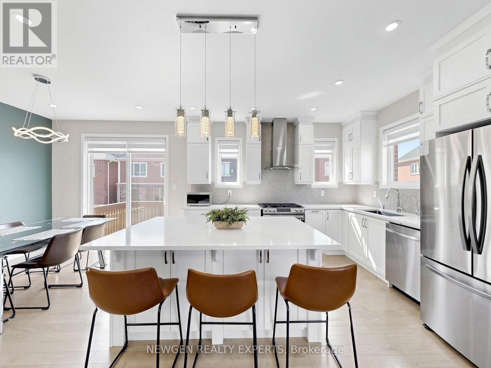 6 MILT SCHMIDT STREET — photo 10