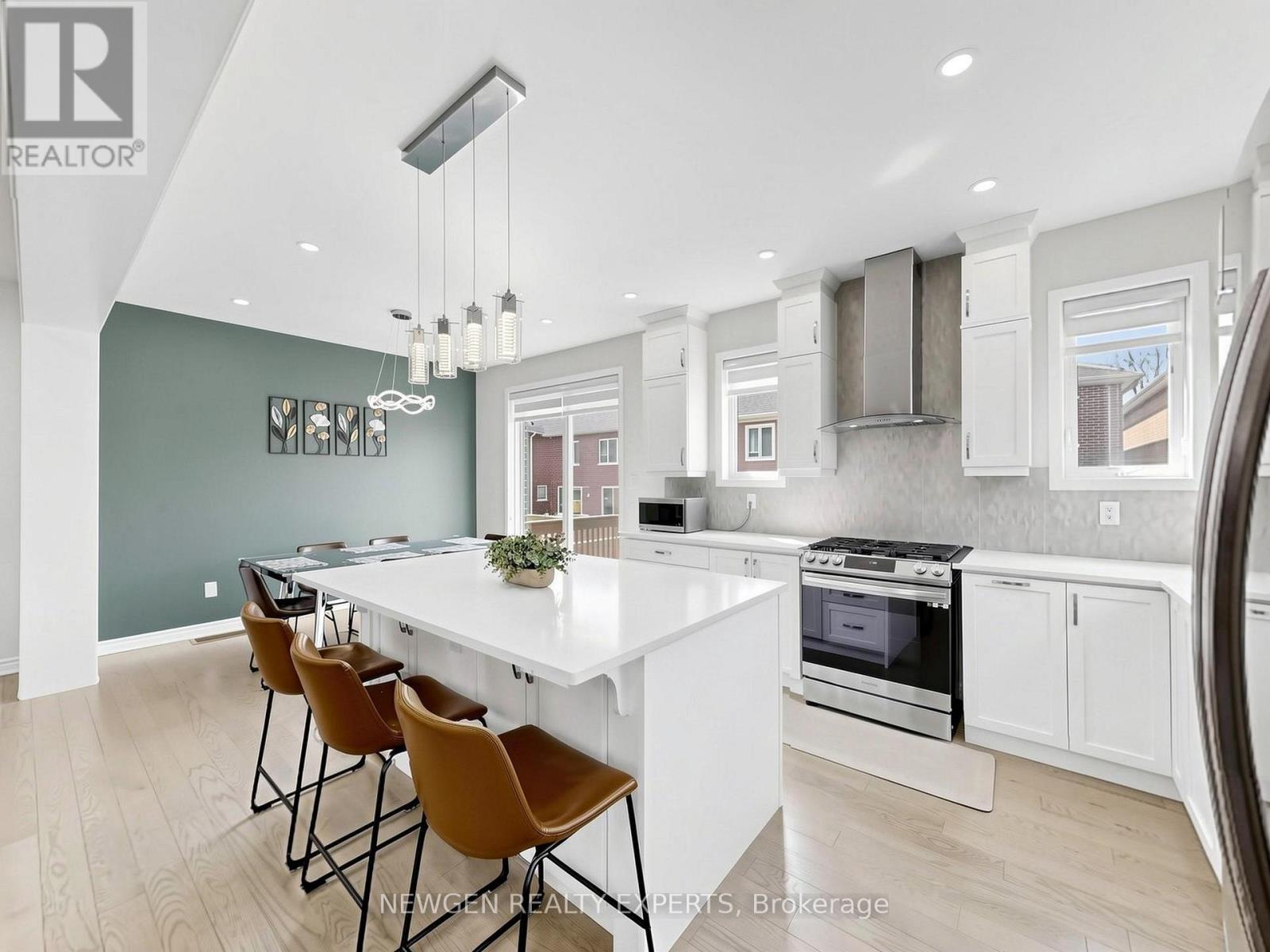 6 MILT SCHMIDT STREET — photo 11