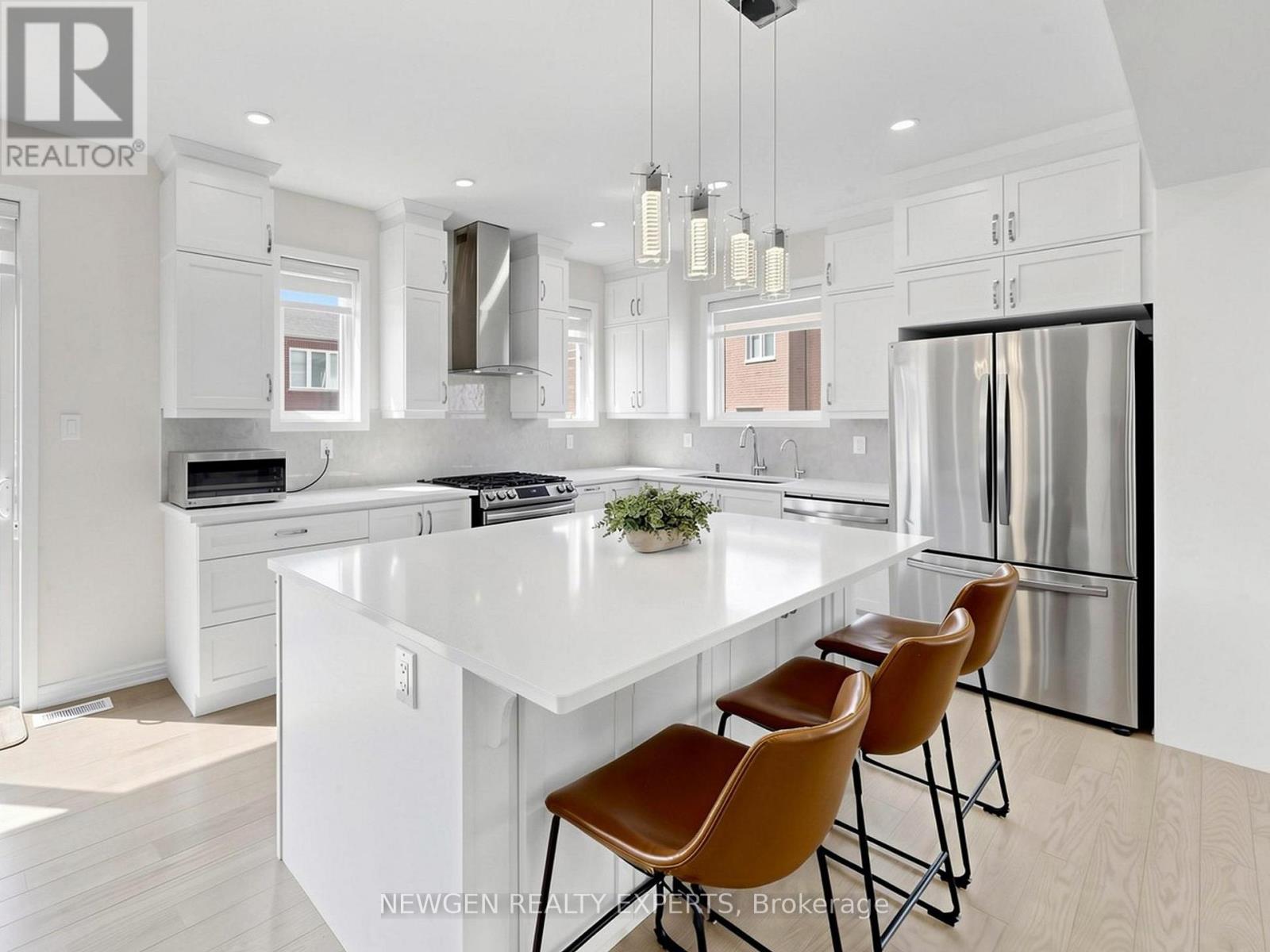 6 MILT SCHMIDT STREET — photo 12