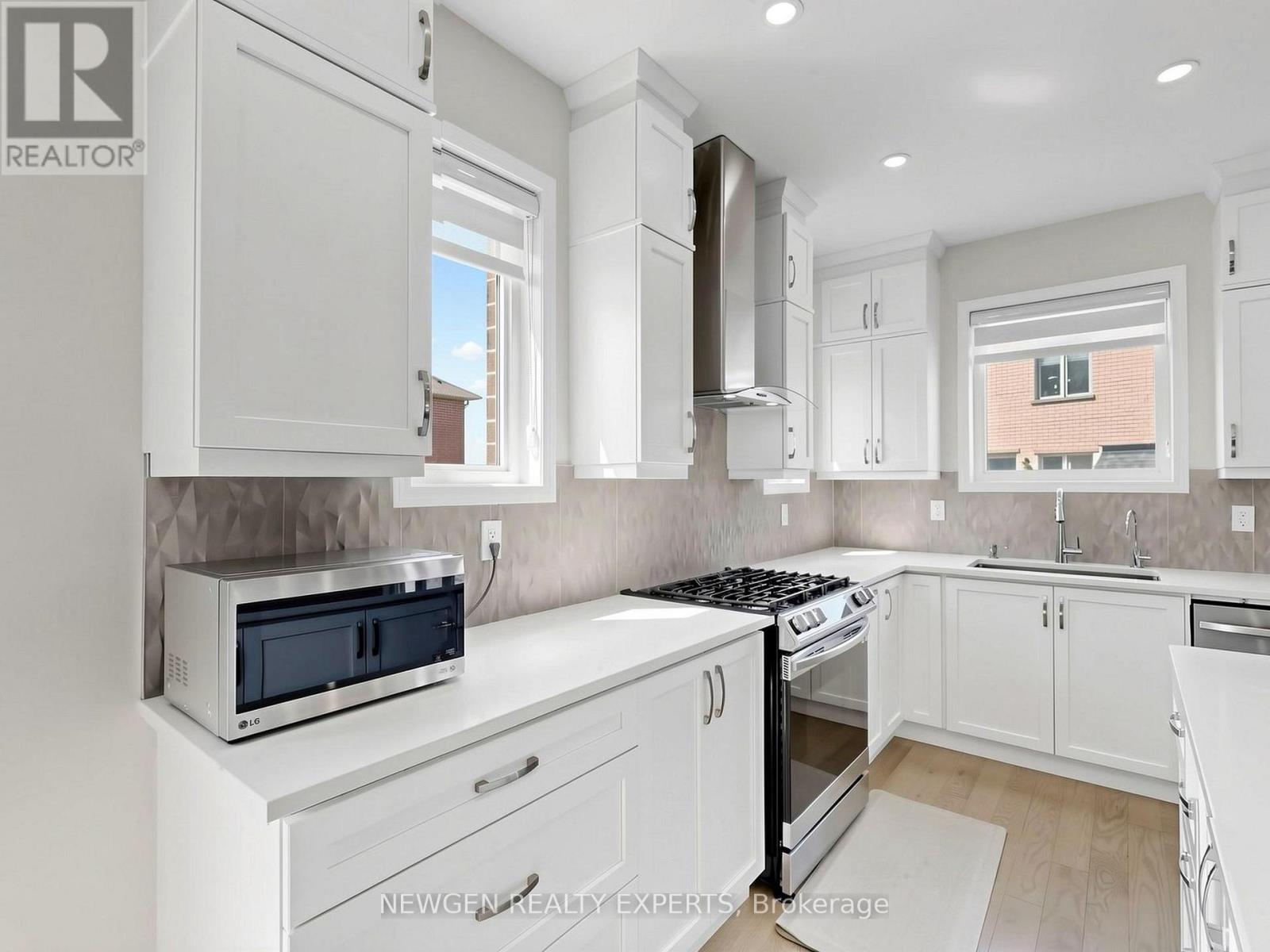 6 MILT SCHMIDT STREET — photo 15