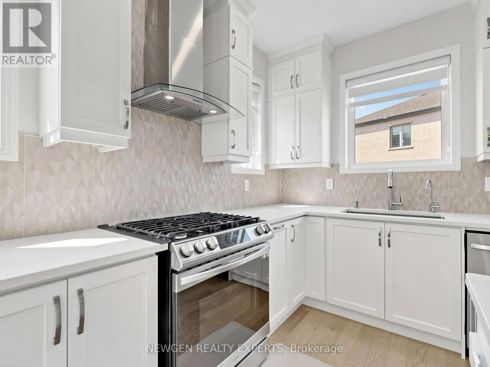 6 MILT SCHMIDT STREET — photo 16