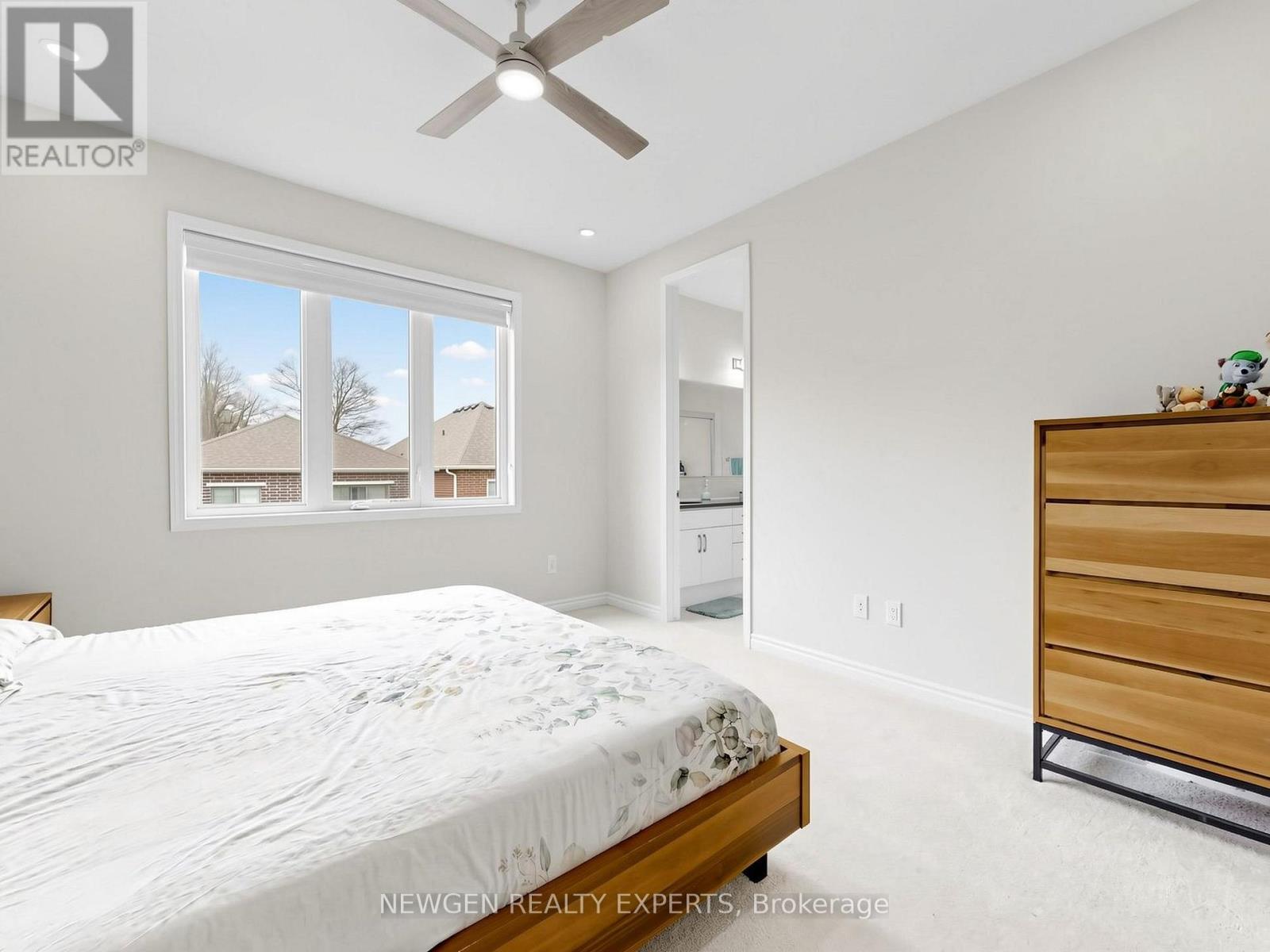6 MILT SCHMIDT STREET — photo 27